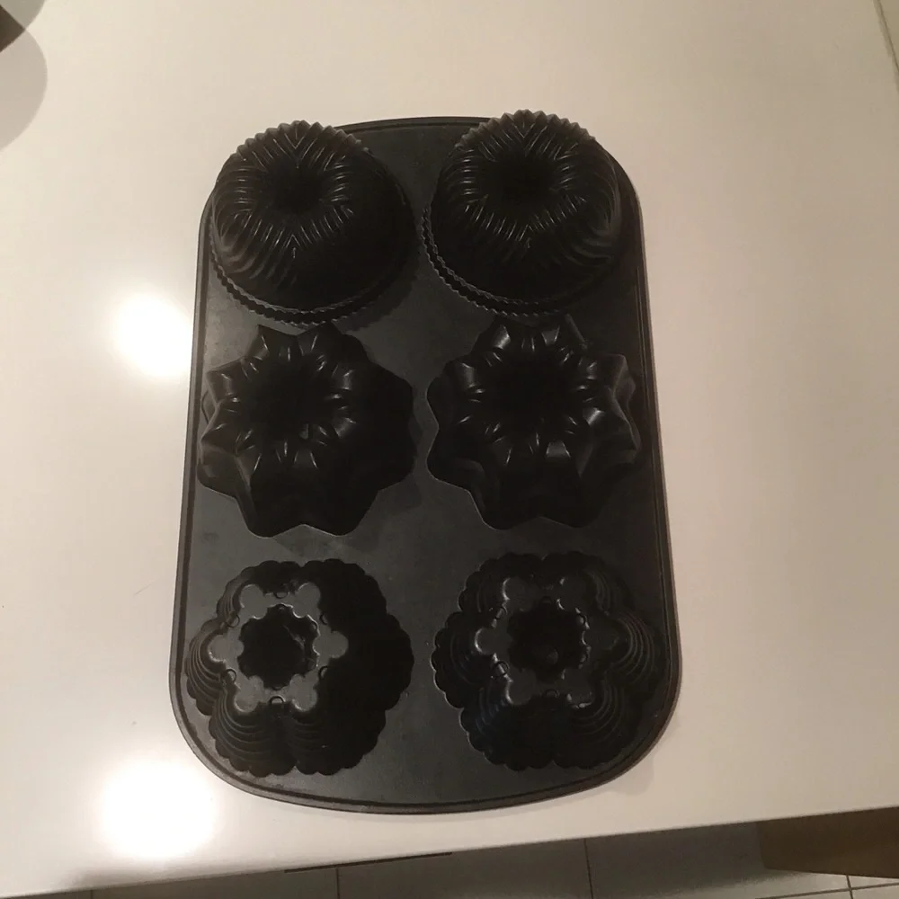 Nordic Ware Multi Mini Bundt Pan 6 Cup Cast Aluminum Nonstick Cathedral Bavarian
